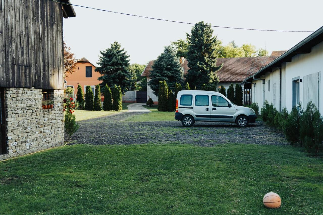 Dumalux Apartment Суботица Экстерьер фото